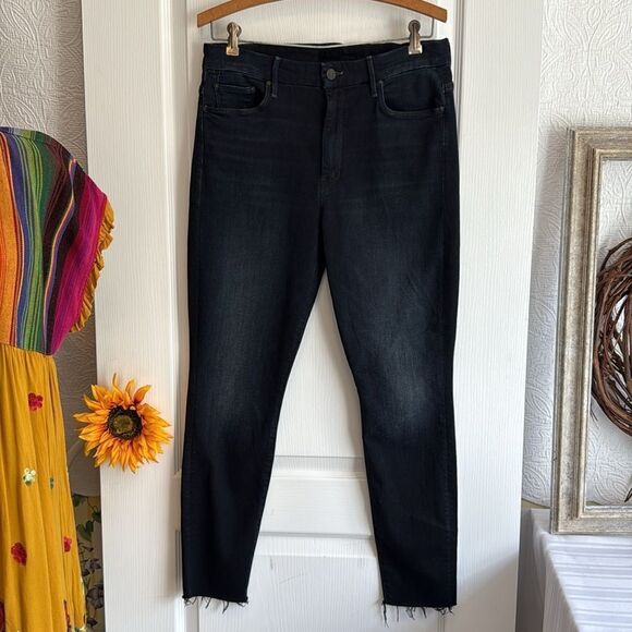 Mother Stunner Zip Ankle Step Fray Not Guilty Women's Black Jeans-31-Excellent - Picture 2 of 16